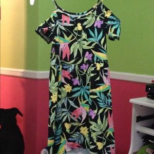 Girls off the shoulders dress !